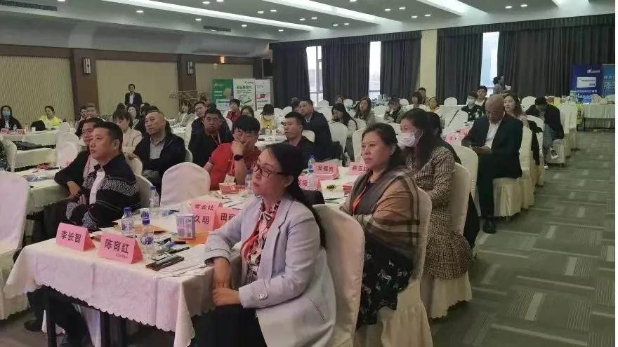 中国成长药店分会李月东会长莅临dcbox小金库药业(图3)